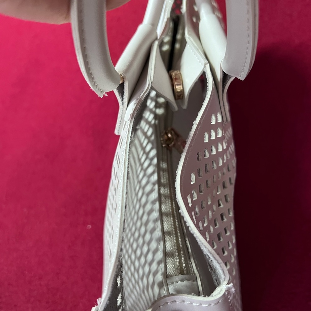 Urban Expressions White Vegan Clutch**NEW W/TAGS**VEGAN APPROVED - Picture 4 of 16